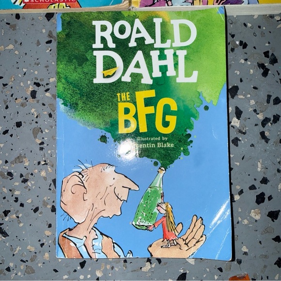 Ronald Dahl Book Set - Magic Finger, Charlie and the Chocolate Factory, The BFG - Picture 4 of 5